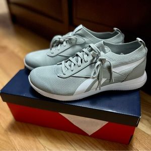 Women’s Reebok walkawhile sneaker